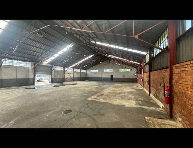 1,330M² WAREHOUSE TO LET IN PRETORIA WEST